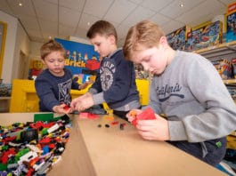 LEGO, Wie heeft er niet mee gespeeld? Brick King LEGO winkel