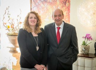 Niet tegenover u, maar naast u! Yarden & Van Proosdijk - Niet tegenover u, maar naast u!