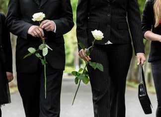 Kleine kinderen meenemen naar een uitvaart? Salet Uitvaartverzorging - Kleine kinderen meenemen naar een uitvaart?