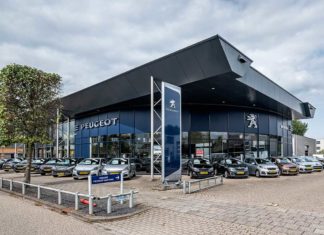 Nieuwe leeuwen bij Nefkens Naarden Nieuwe leeuwen bij Nefkens Naarden