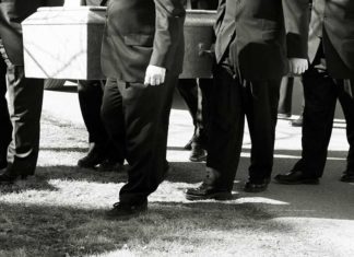 Als een spin in het web Salet Uitvaartverzorging - Als een spin in het web