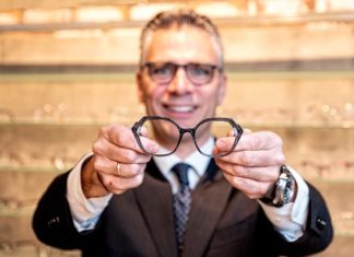 Altijd een heldere oplossing bij Opticlaer Opticiens Opticlaer Opticiens - Altijd een heldere oplossing bij Opticlaer Opticiens