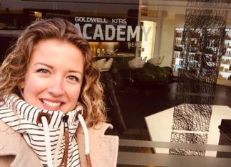 Geknipt voor een relaxmomentje Masters Hairdesign - Geknipt voor een relaxmomentje