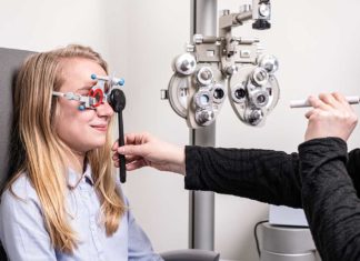 Bijziendheid of myopie in een notendop Opticlaer Opticiens - Fotografie Nico Brons