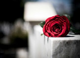 CORONATIJD Salet Uitvaartverzorging - Fotografie iStockphoto